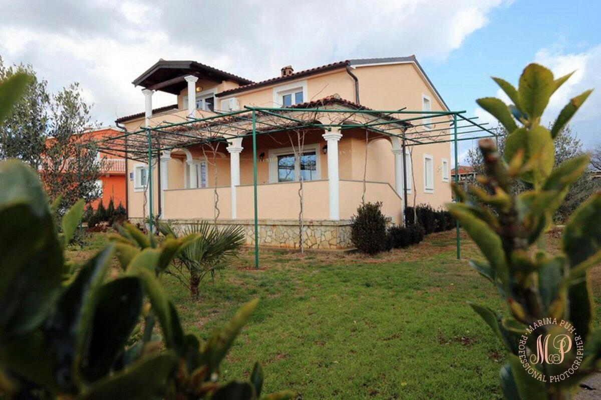 Spacious Apartment With Parking&Garden Marcana Exterior photo